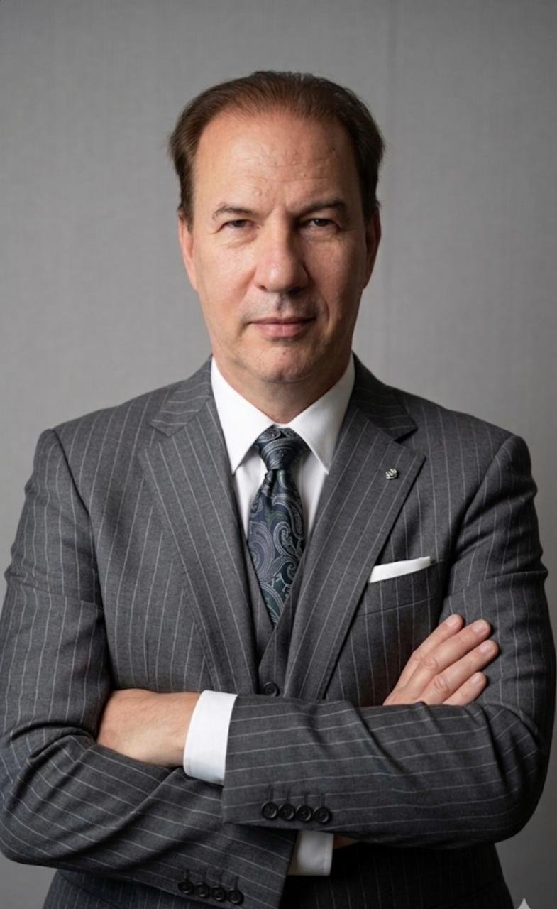 Dr. Marcus Casarin Comegno